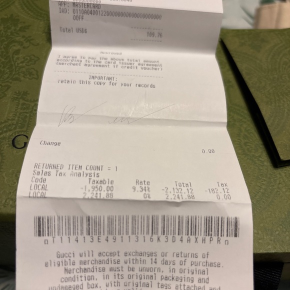 NEW G- Timeless Bee Bracelet Watch 
Size 42mm 
Swiss Made - Picture 4 of 5